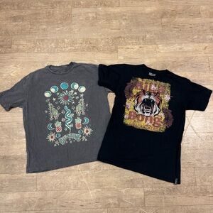 Lot of 2 Billabong Graphic T Shirts Size S/M